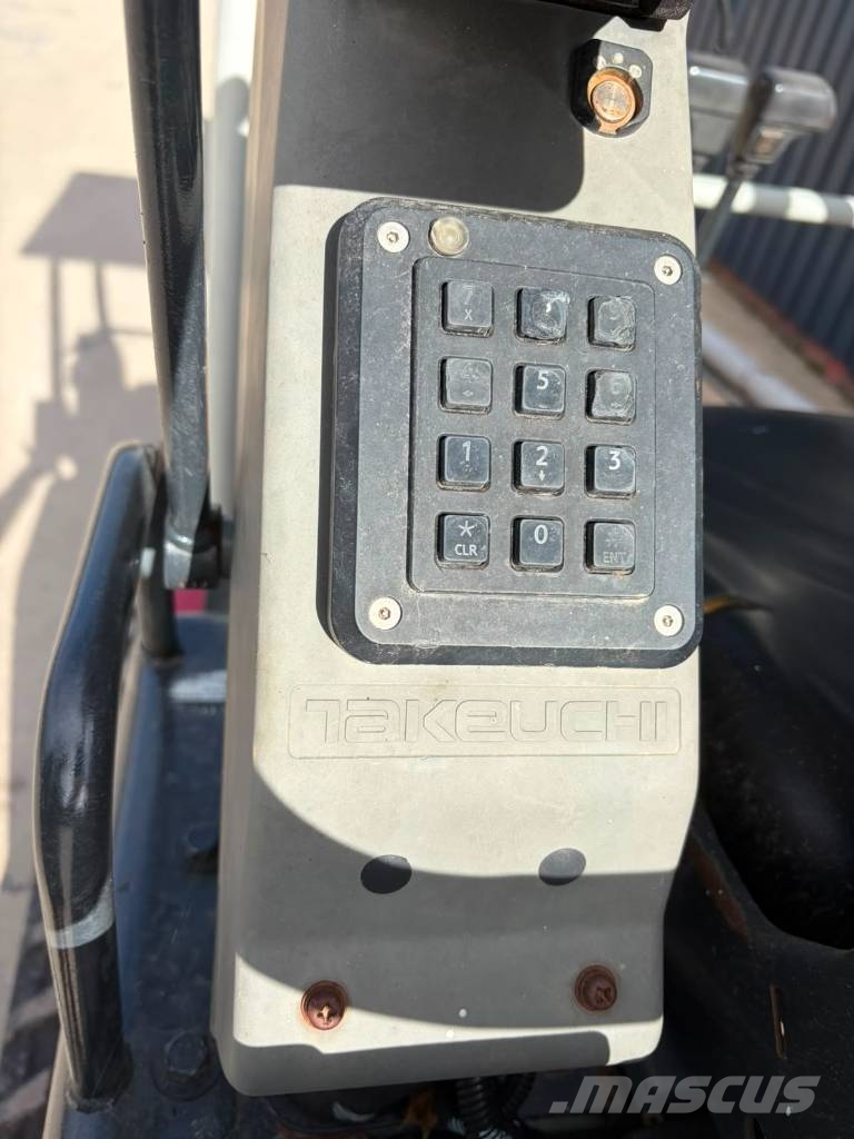 Takeuchi TB 016 Mini Escavadoras <7t