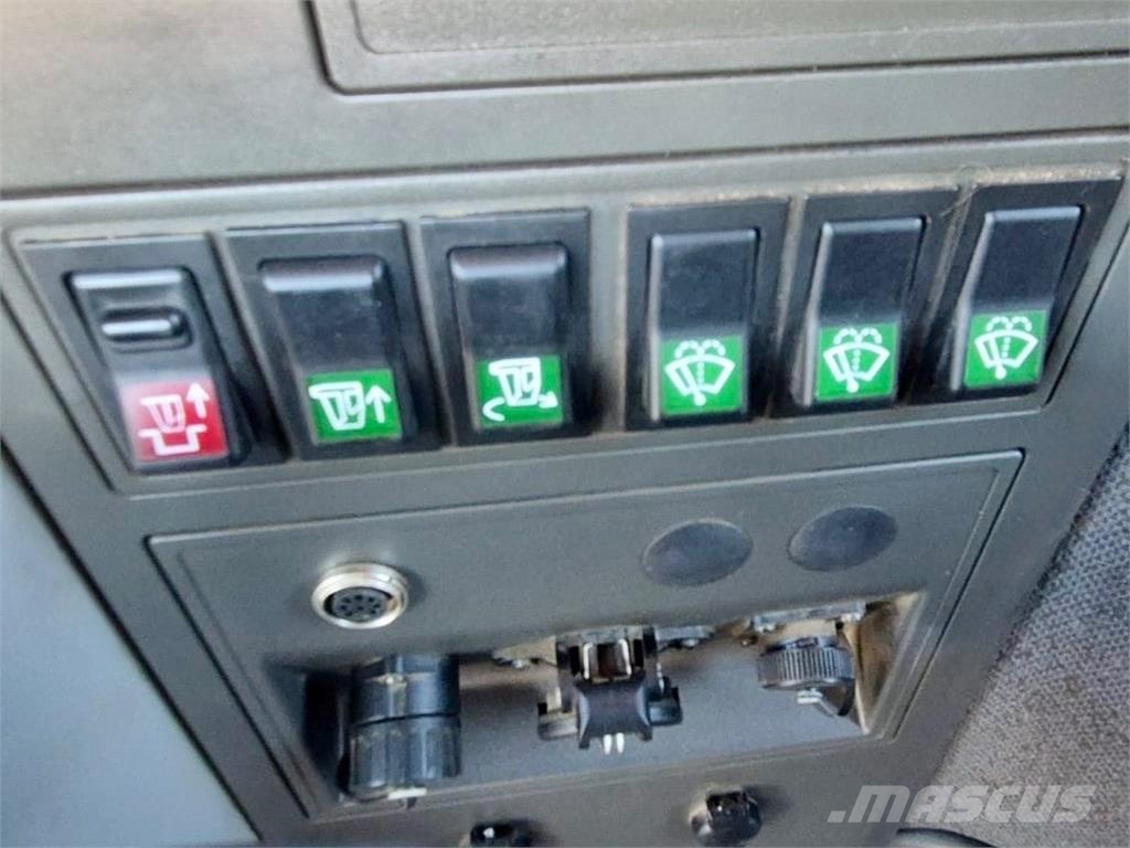 CLAAS Xerion 3800 Trac VC - drehbare Kabine Sonstige Landmaschinen
