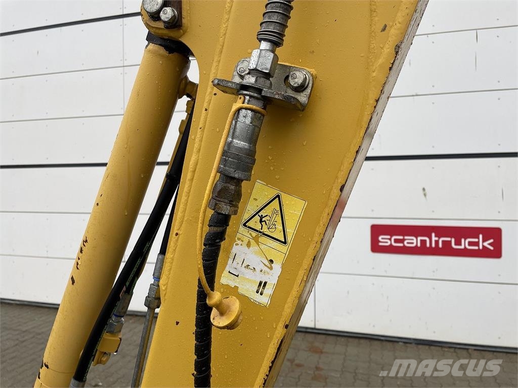 Komatsu PC22MR-3 轮式挖掘机