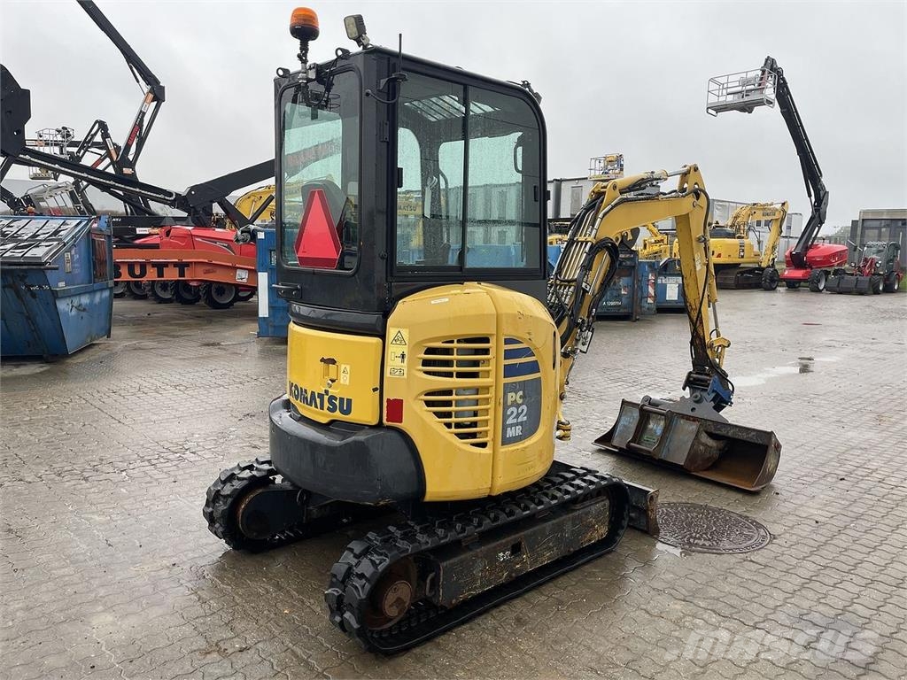 Komatsu PC22MR-3 轮式挖掘机