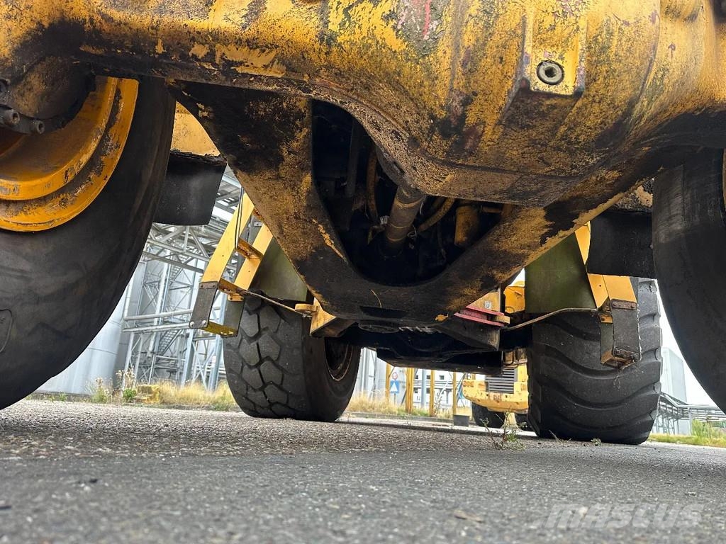 Volvo L180 C High Lift Átrakógépek