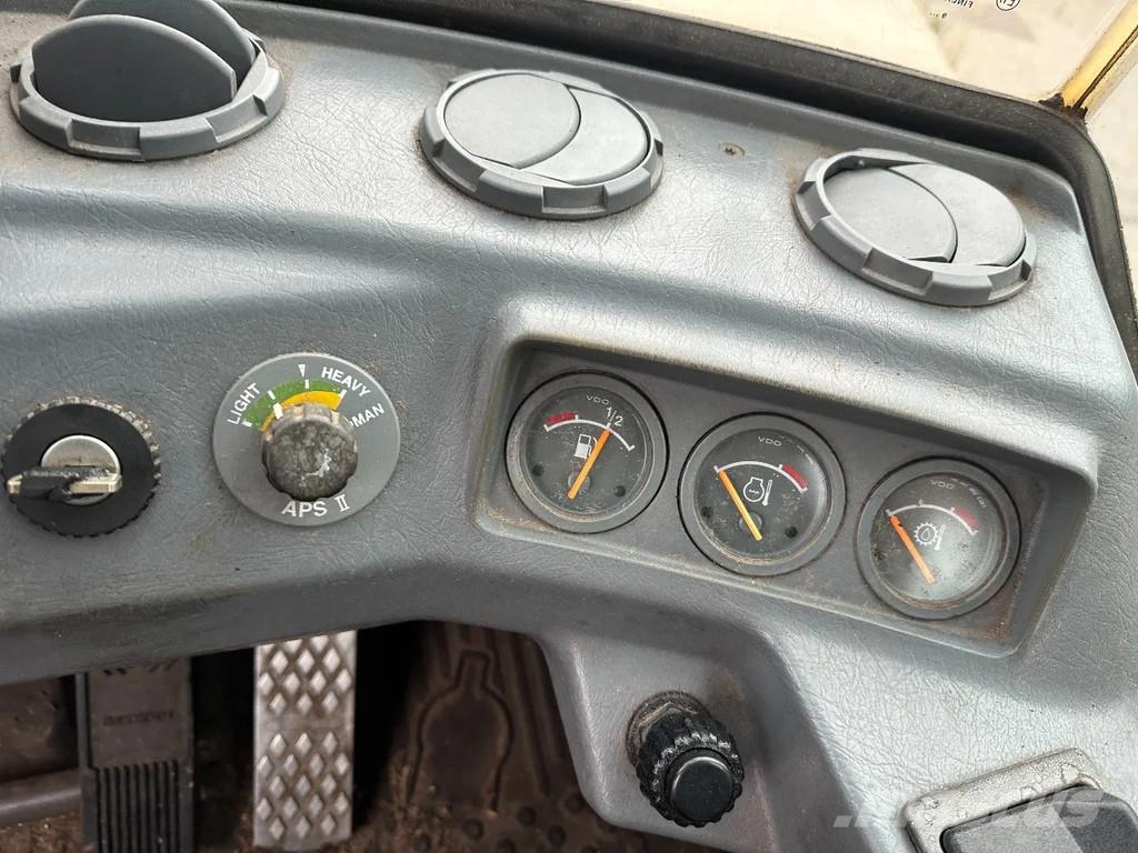 Volvo L180 C High Lift Átrakógépek