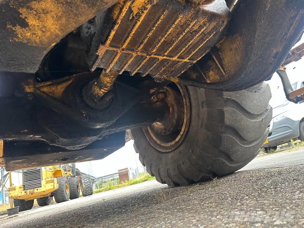 Volvo L180 C High Lift Átrakógépek