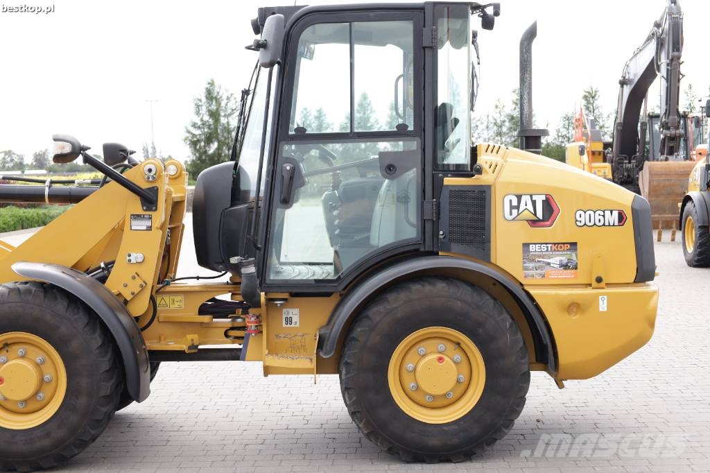 CAT 906M Chargeuse sur pneus