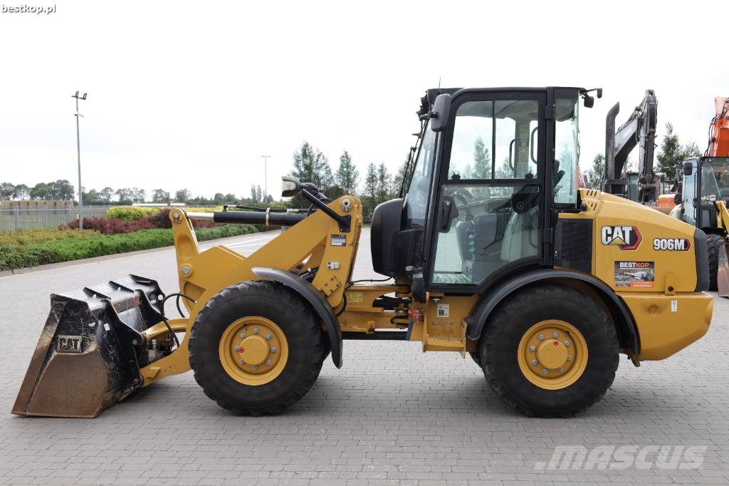 CAT 906M Chargeuse sur pneus