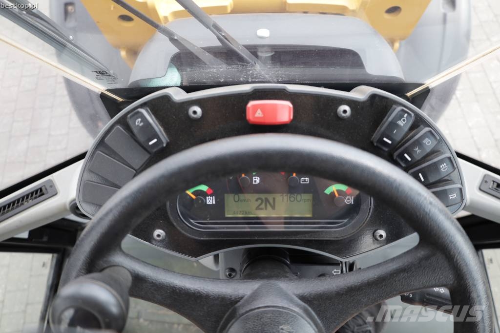 CAT 906M Chargeuse sur pneus