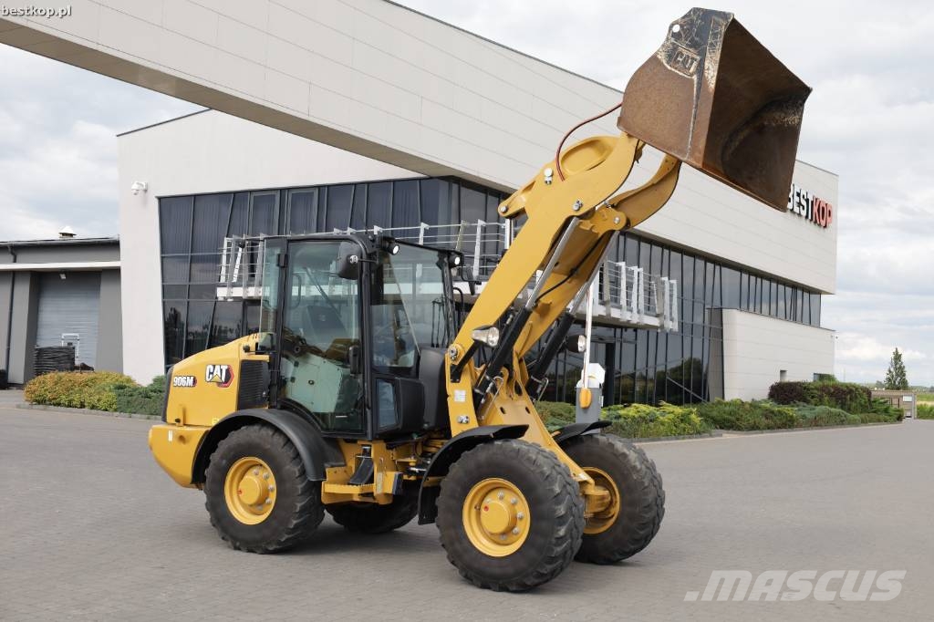 CAT 906M Chargeuse sur pneus