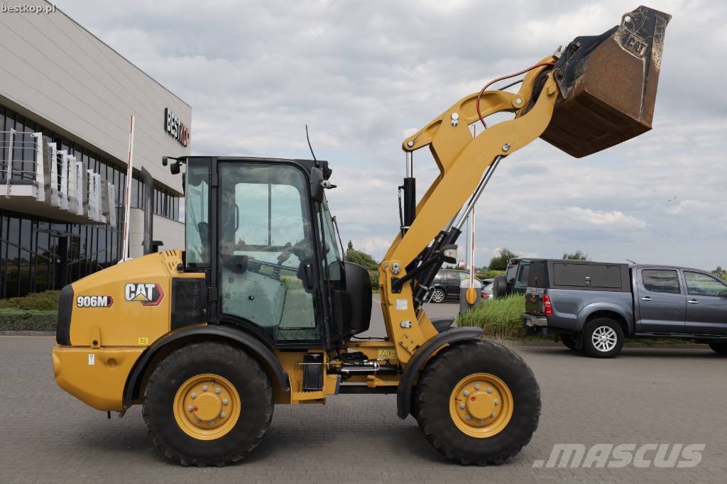 CAT 906M Chargeuse sur pneus
