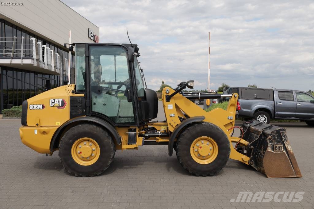 CAT 906M Chargeuse sur pneus