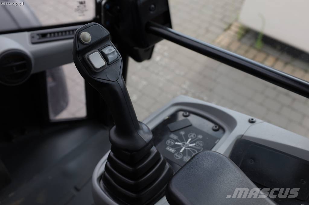 CAT 906M Chargeuse sur pneus