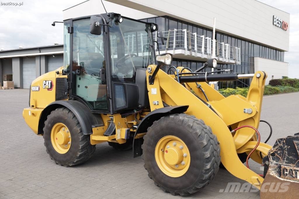 CAT 906M Chargeuse sur pneus