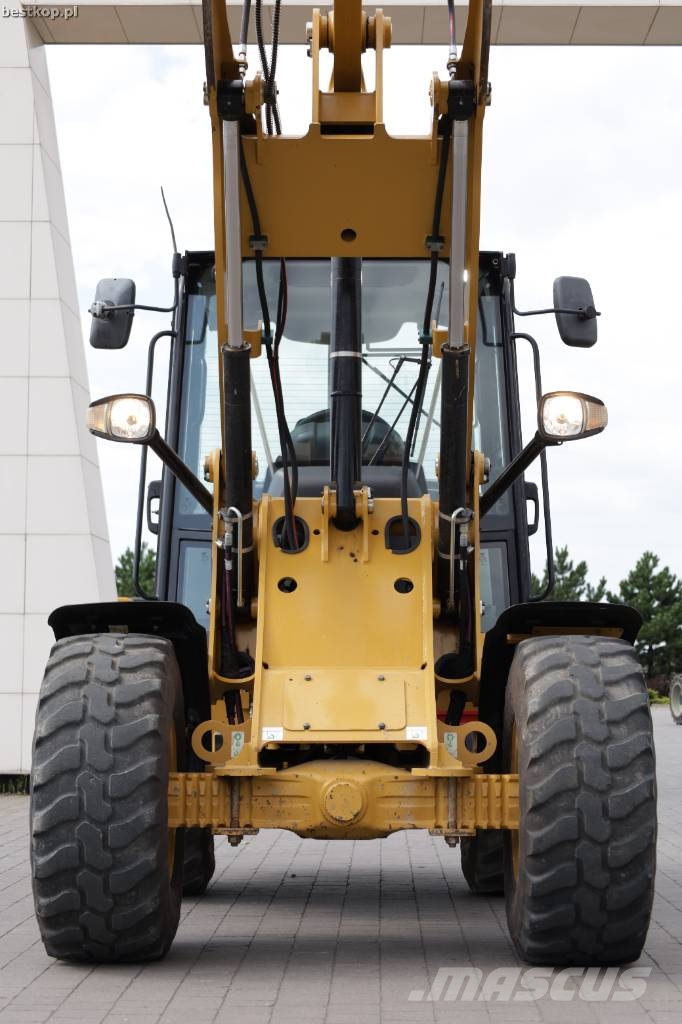 CAT 906M Chargeuse sur pneus