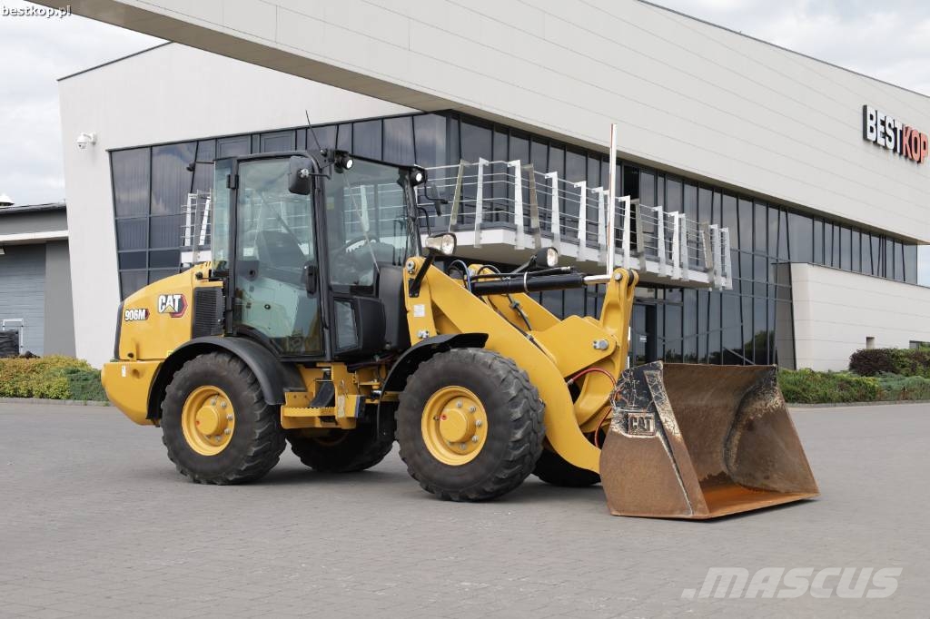 CAT 906M Chargeuse sur pneus