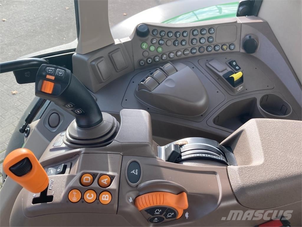 John Deere TRAKTOR 6120M MIT KABINE Tractors