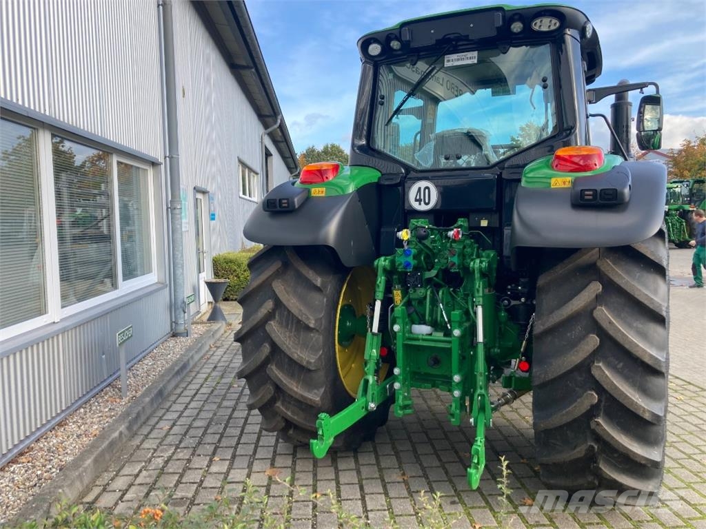 John Deere TRAKTOR 6120M MIT KABINE Tractors