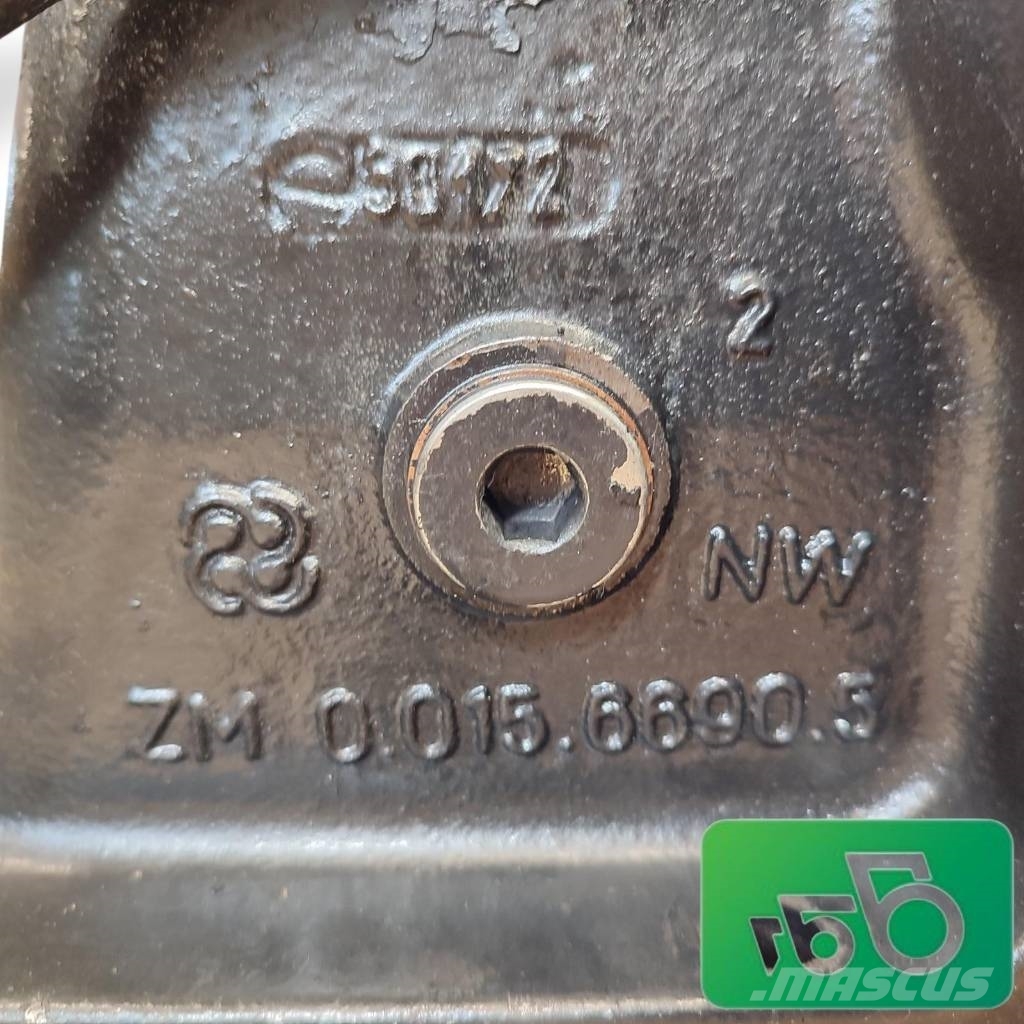 Deutz-Fahr Agrofarm 85 Pump Base Rear Axle 0.015.6690.5 Šasija un piekare