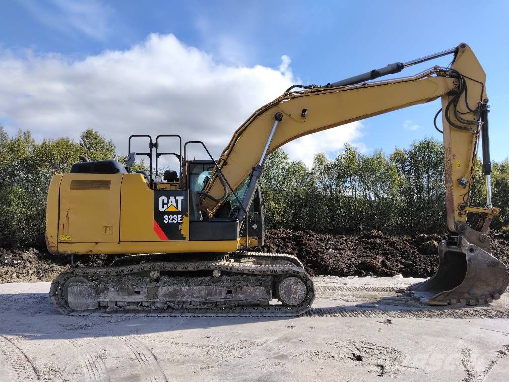 CAT 323 EL Beltegraver