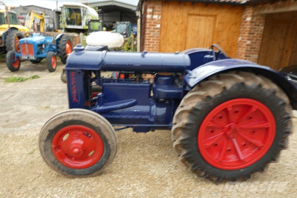 standard fordson Tractors