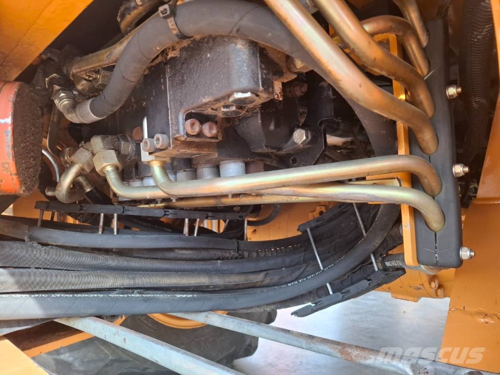 CASE 580 SM Backhoe