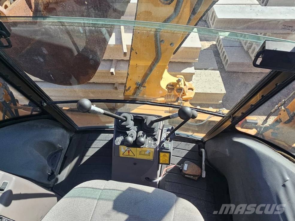 CASE 580 SM Backhoe