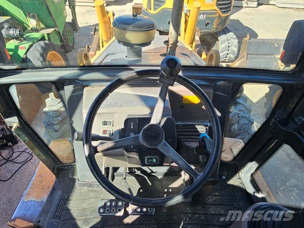 CASE 580 SM Backhoe