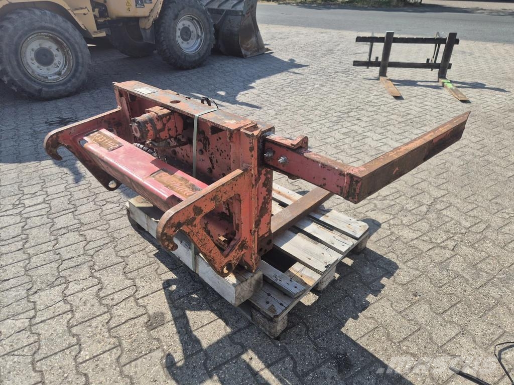 Volvo L30B-Z/X - year 2007 - 9420 hours لوادر بعجل
