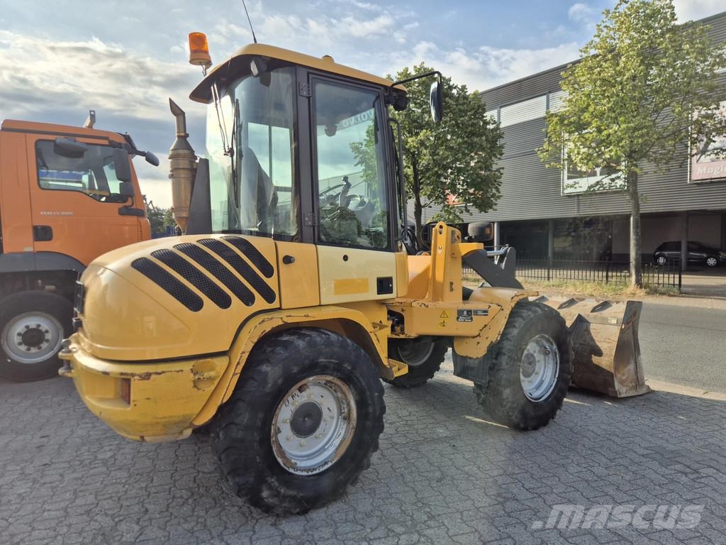 Volvo L30B-Z/X - year 2007 - 9420 hours لوادر بعجل
