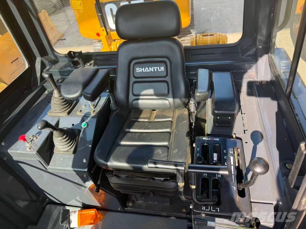 Shantui SD22 Crawler dozers