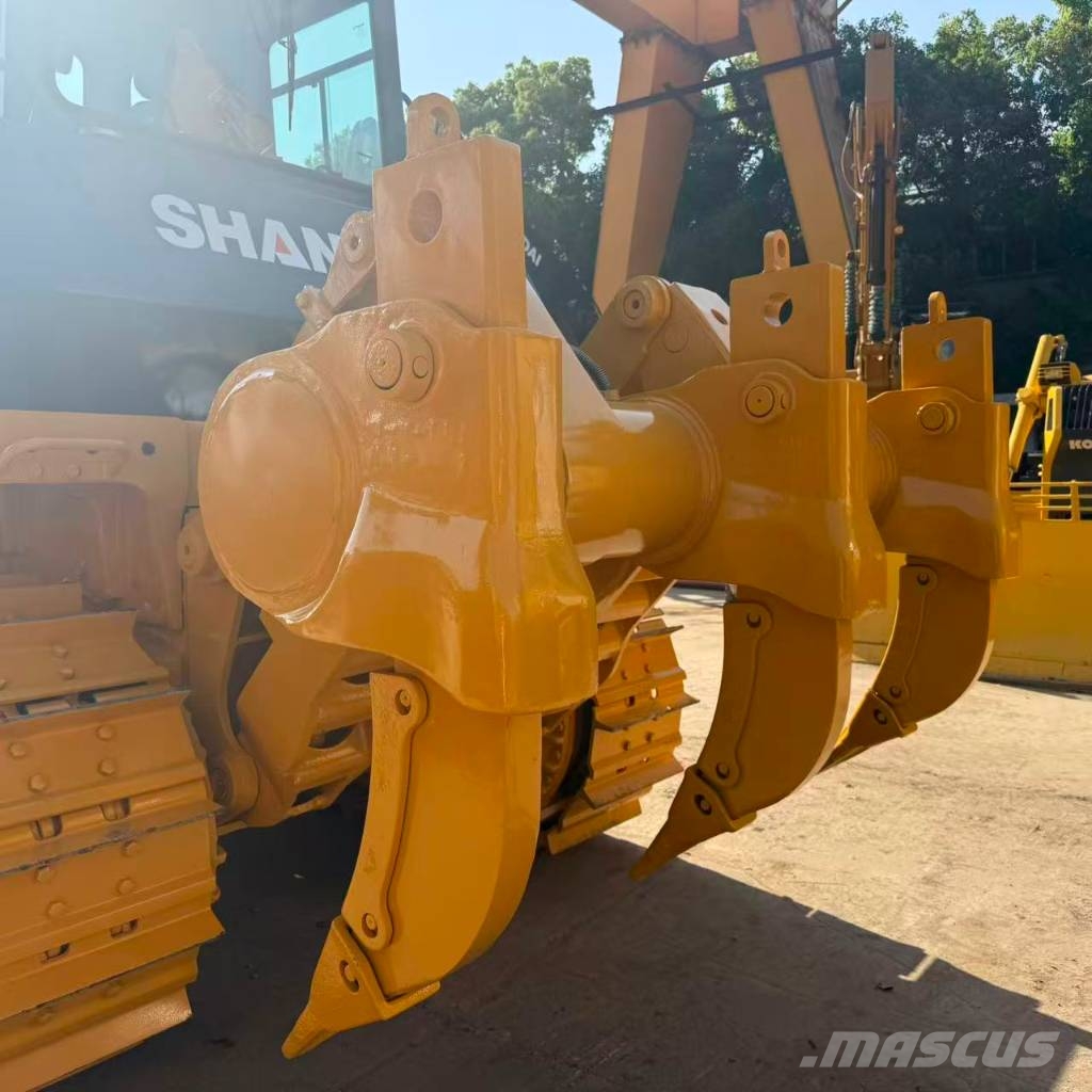Shantui SD22 Crawler dozers