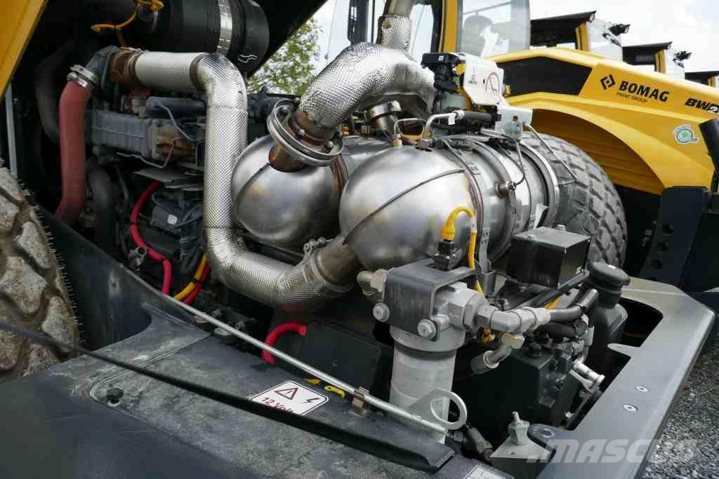 Bomag BW 213 BVC-5 Pinnasetihendajad