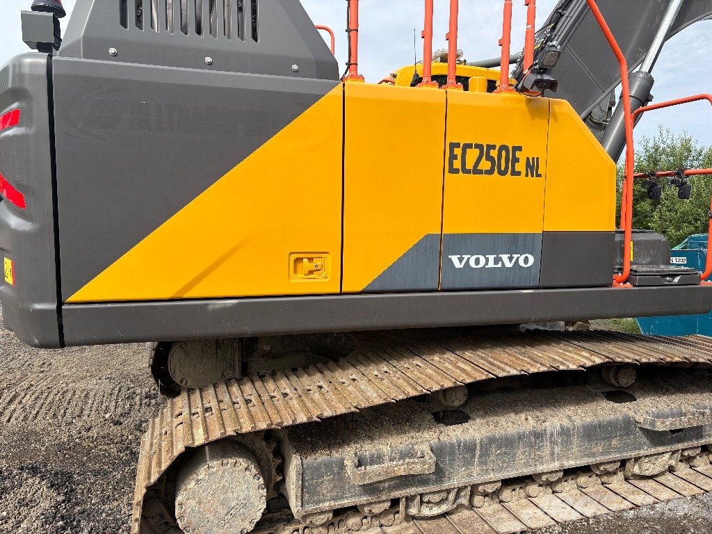 Volvo Ec250ENL Bandgrävare