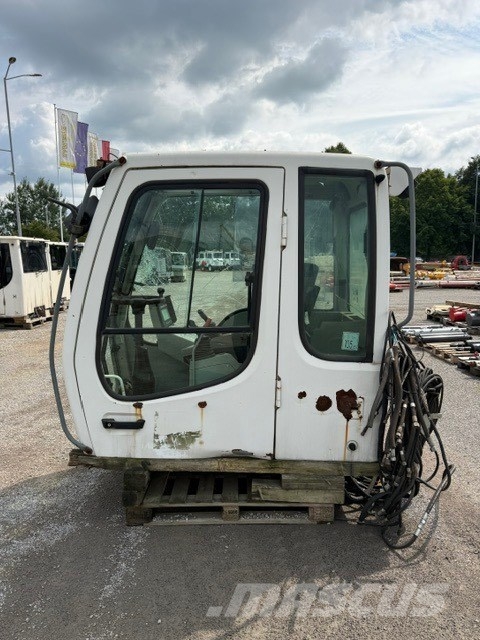 Liebherr A 944 C HD USED CAB Cabine en interieur