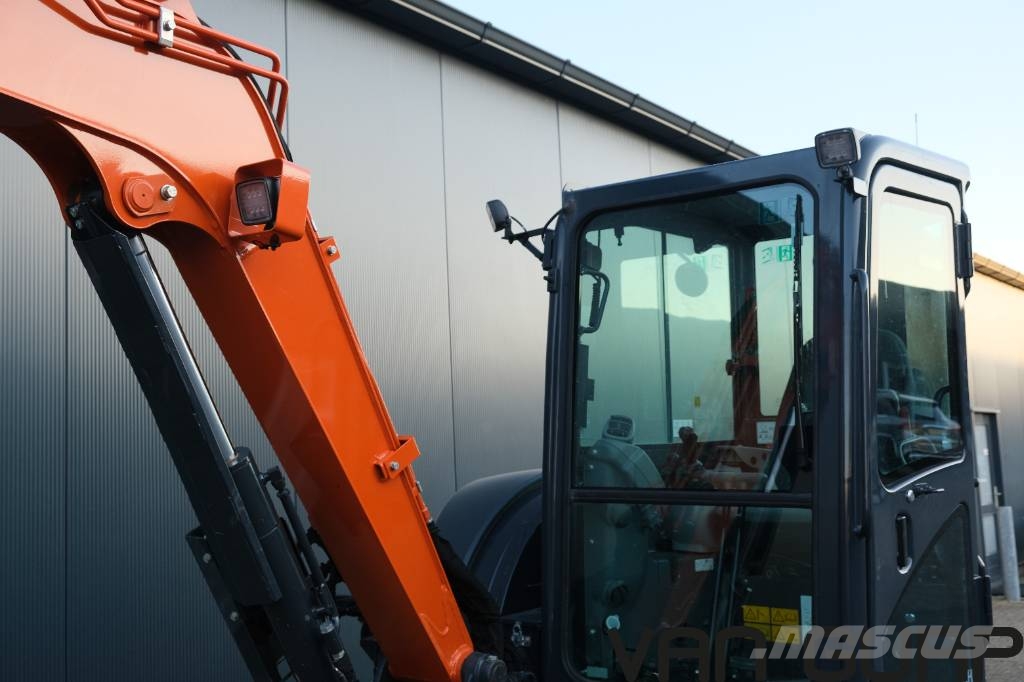 Hitachi ZX 55 U-6 CLR | 2022 | 905h | A/C 소형 굴삭기 7톤 미만
