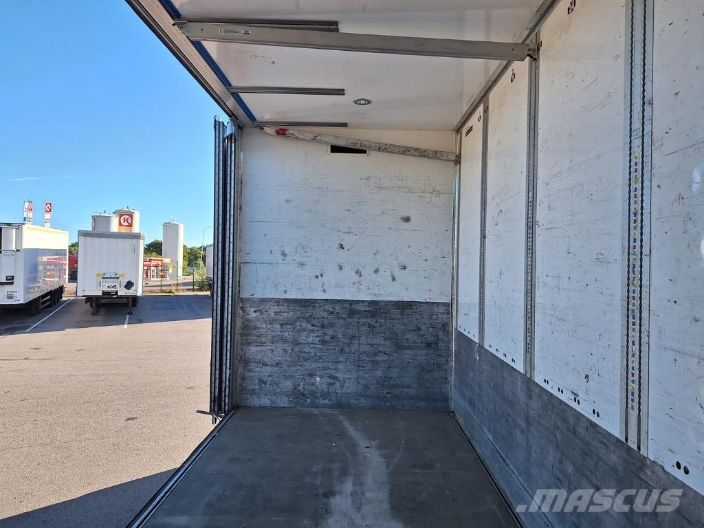 Volvo Vehicle Rigid 6x2-2 box full side opening Furgoonautod