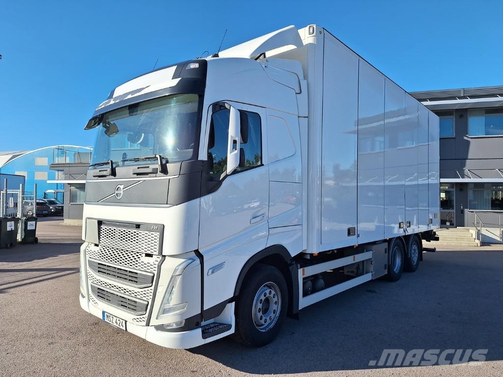 Volvo Vehicle Rigid 6x2-2 box full side opening Furgoonautod