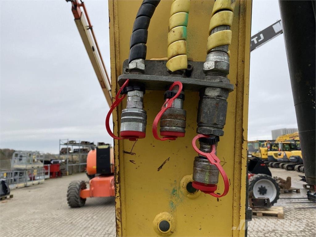 Yanmar VIO80-1A حفارات بعجل