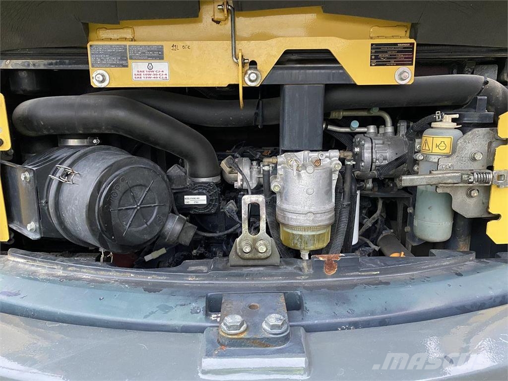 Yanmar VIO80-1A حفارات بعجل