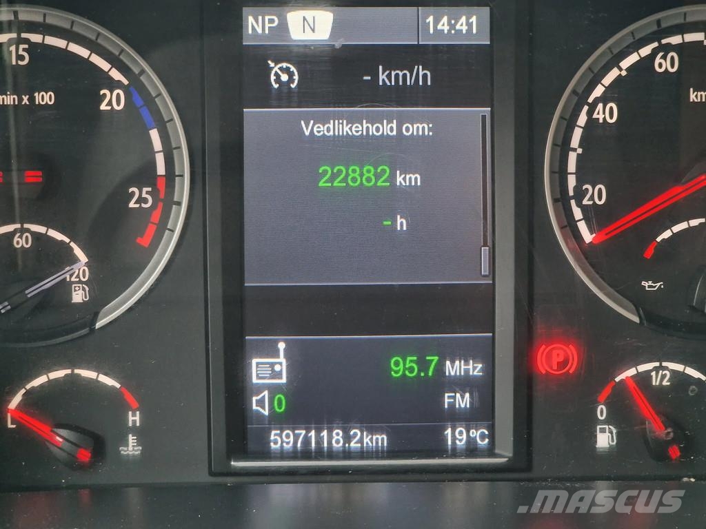 Scania G320 4x2 - Bussbygg box - Full air - Euro 6 - Navi Tovornjaki zabojniki