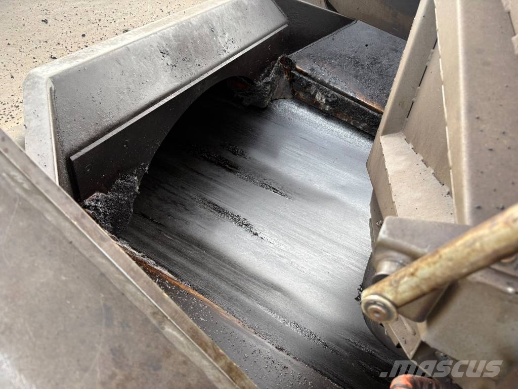Vögele MT 3000-3i Offset Materialtransportfahrzeuge