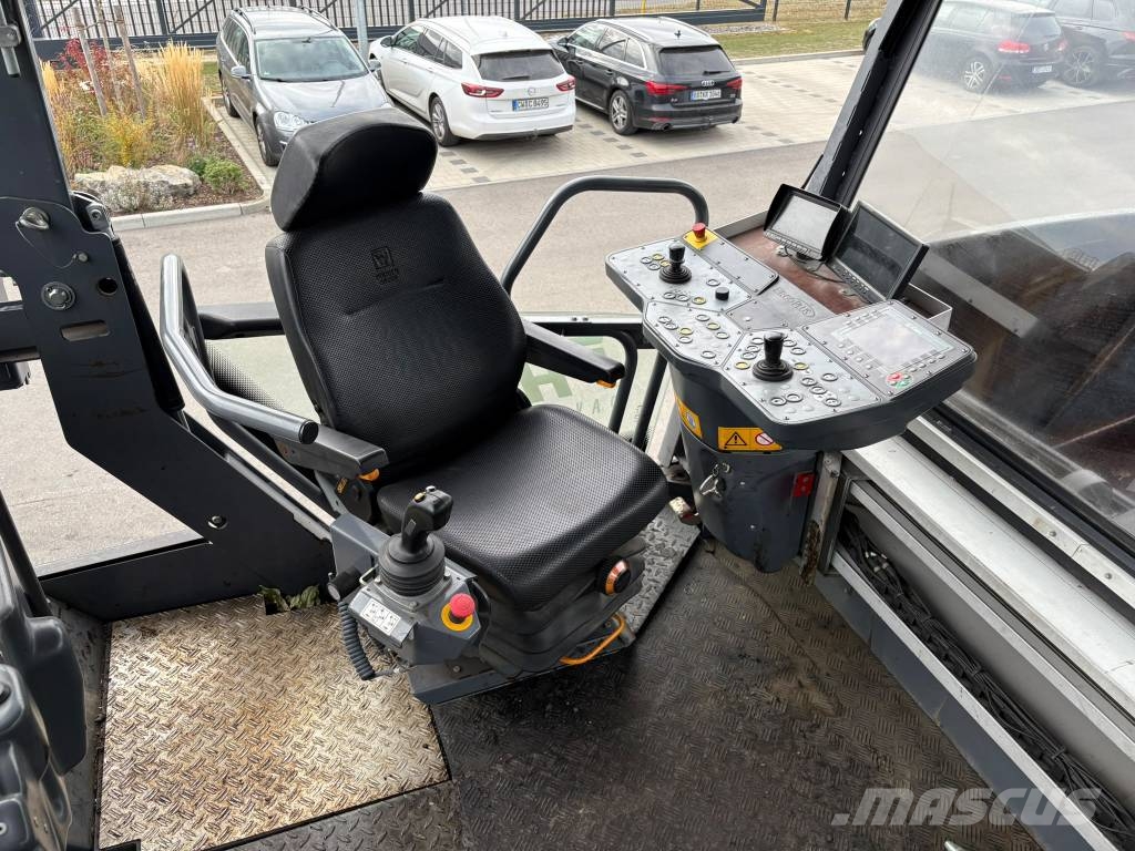 Vögele MT 3000-3i Offset Materialtransportfahrzeuge