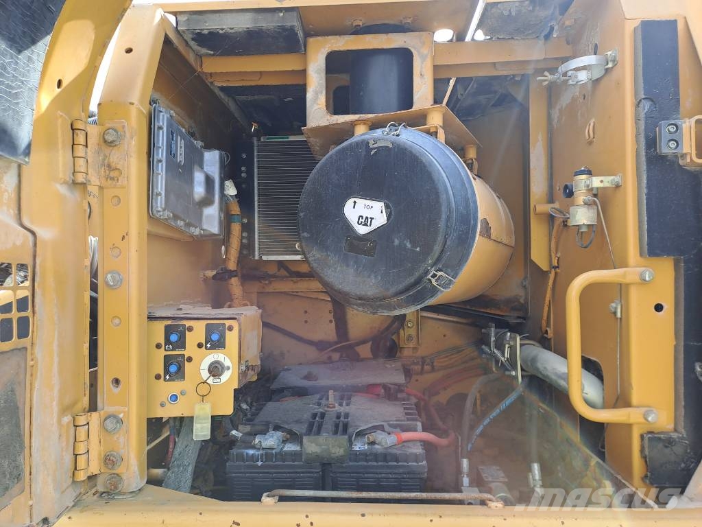 CAT 330DL UHD Koparki gąsienicowe