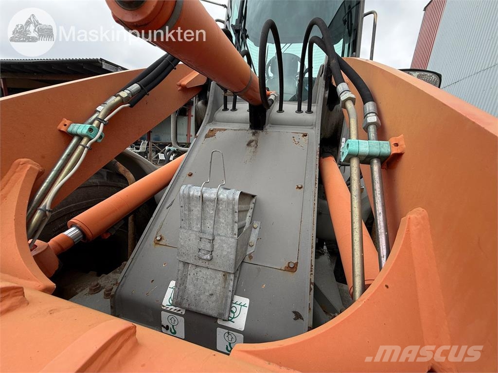 Atlas 65 Iekrāvēji uz riteņiem