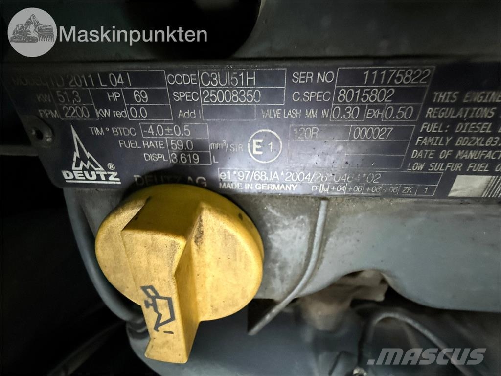 Atlas 65 Iekrāvēji uz riteņiem