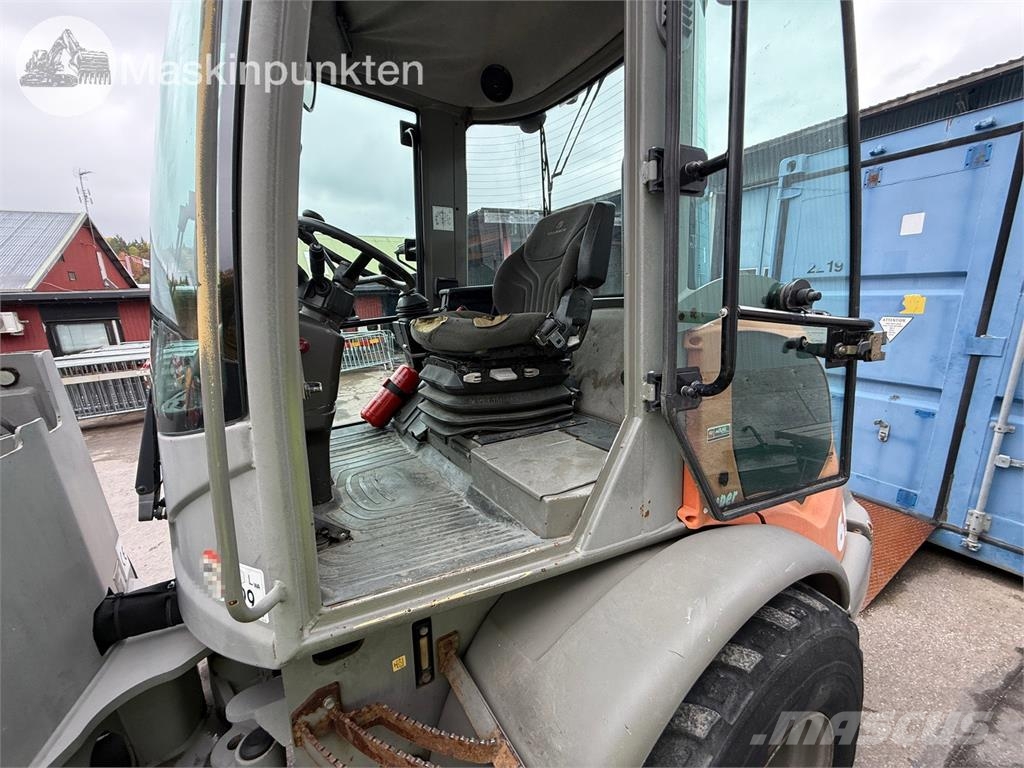 Atlas 65 Iekrāvēji uz riteņiem
