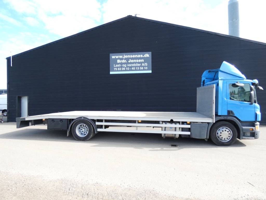 Scania P 250 Camiones de cama baja