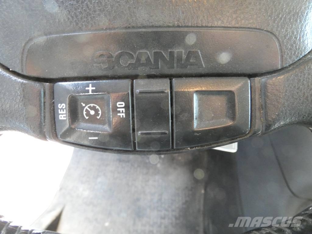 Scania P 250 Camiones de cama baja