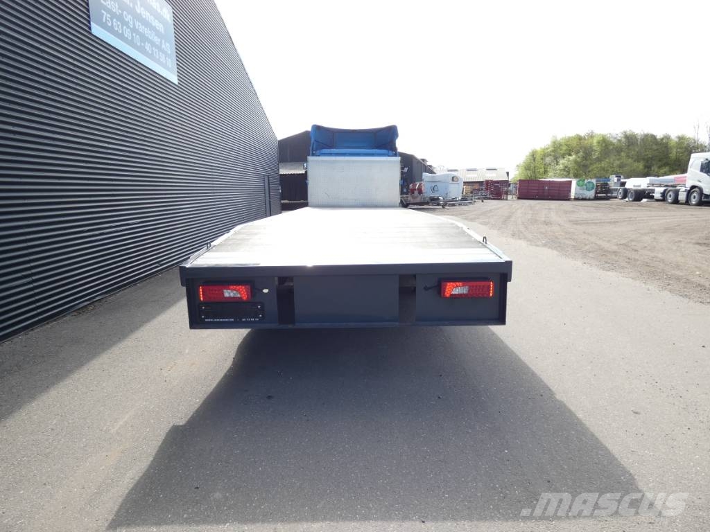Scania P 250 Camiones de cama baja