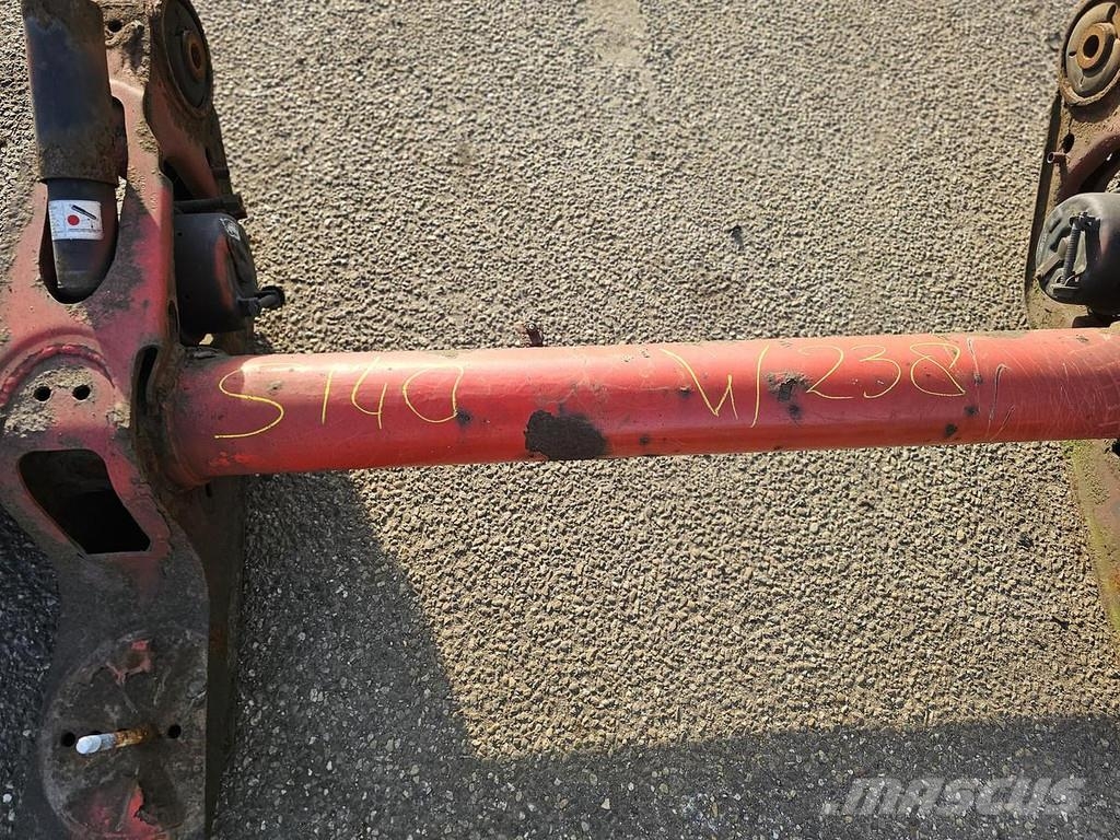 SAF TRAILER AXLE DISC BRAKES 3 PIECES. Осі