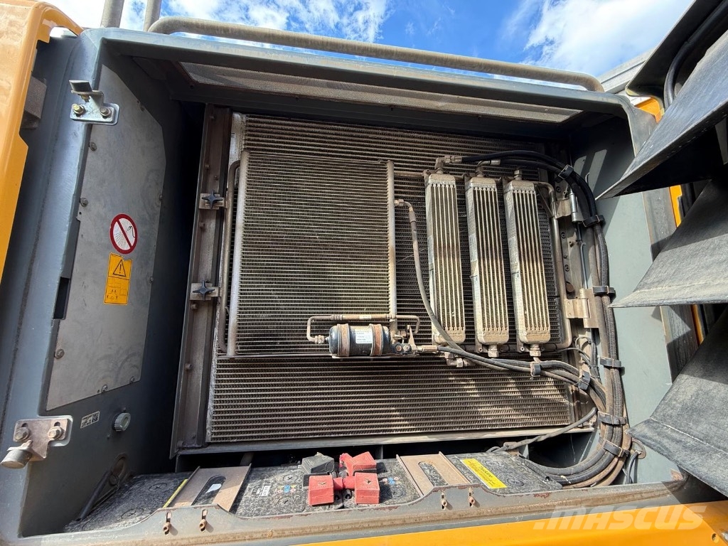 Liebherr LH 40 M Bagri za prekladanje primarnih/sekundarnih surovin