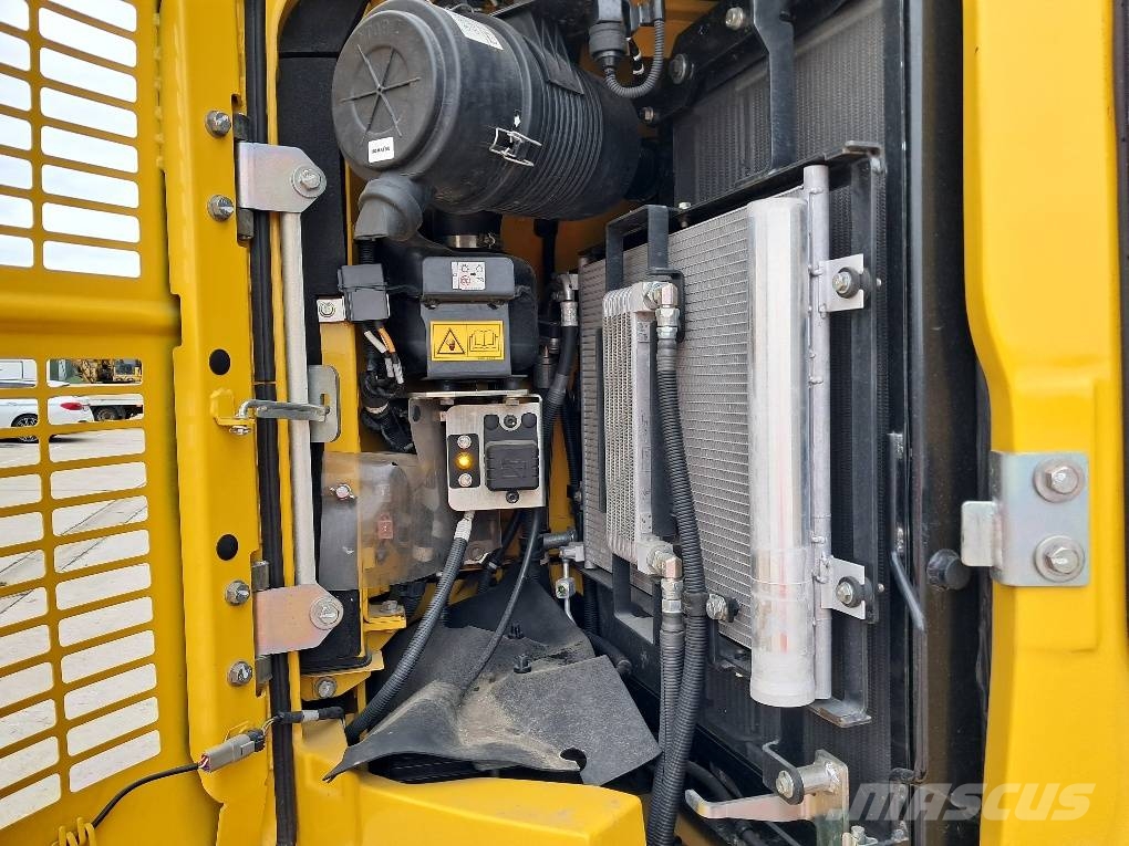 Komatsu PW98MR-11E0 Vidēja lieluma ekskavatori 7 t - 12 t
